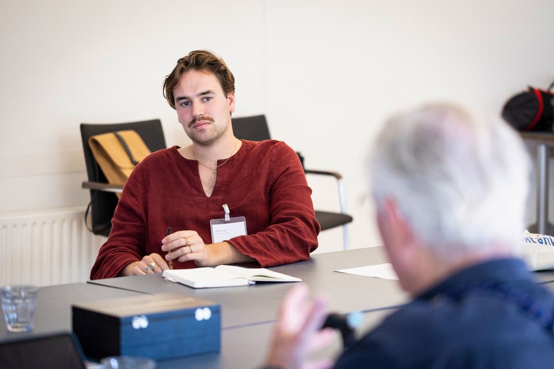 Onze founder Max die Hans, een van onze ervaringsdeskundige, interviewt.